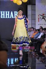 at Gitanjali Tour De India fashion  show in Trident, Mumbai on 6th Feb 2011 (208).JPG